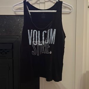 Size small volcom tank top !